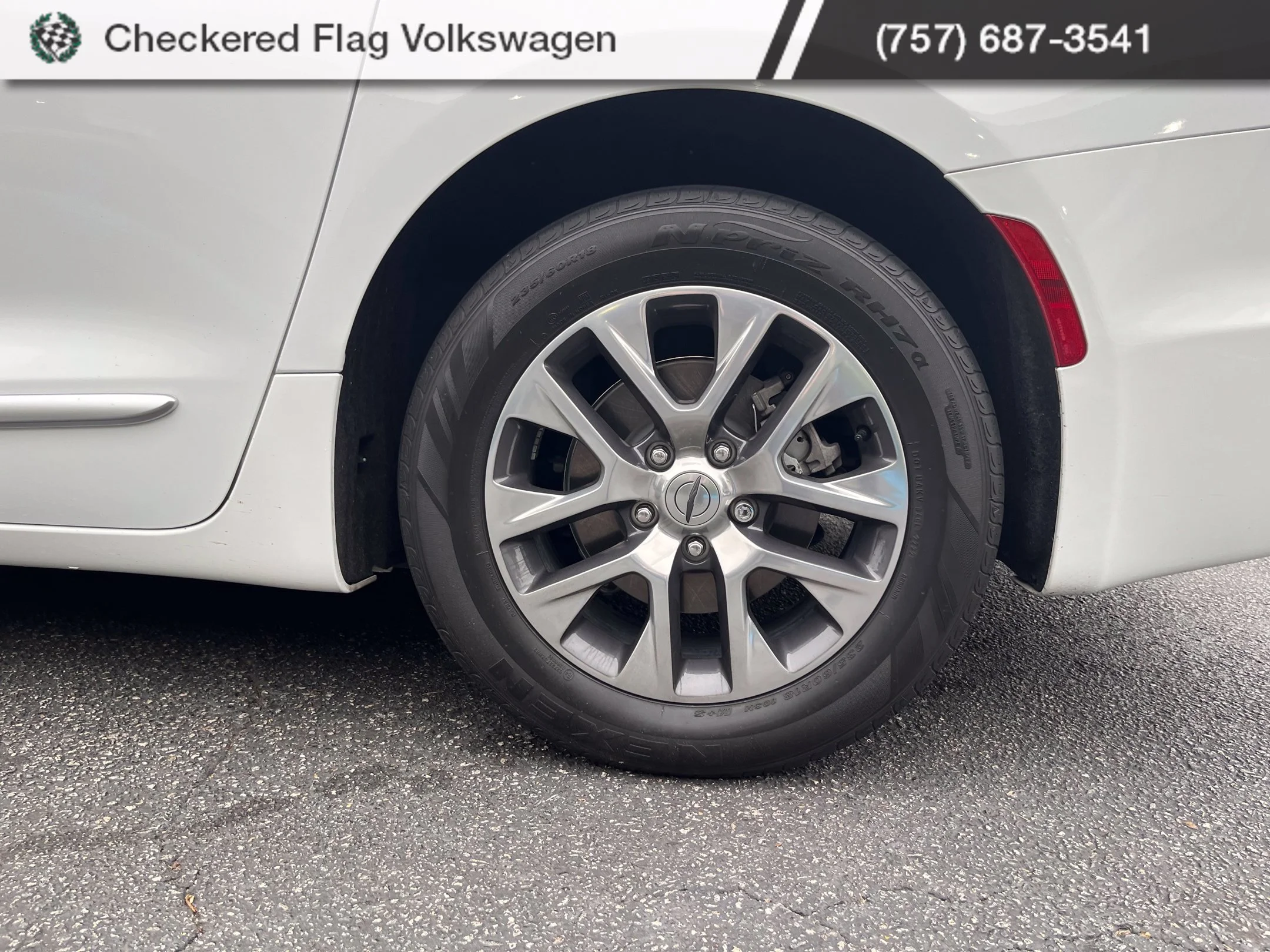 Used 2023 Bright White Clearcoat Chrysler Pinnacle image 7