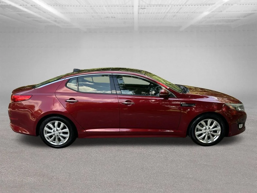 Used 2015 Red Kia EX image 7