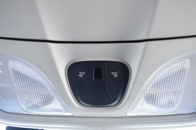 Used 2021 White Jeep Latitude Lux image 33