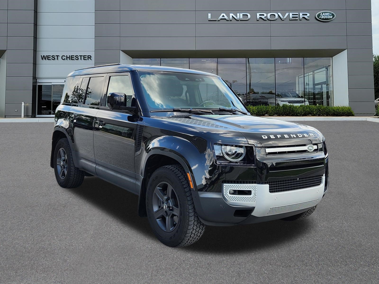 Certified Used 2023 Santorini Black Metallic Land Rover S image 2