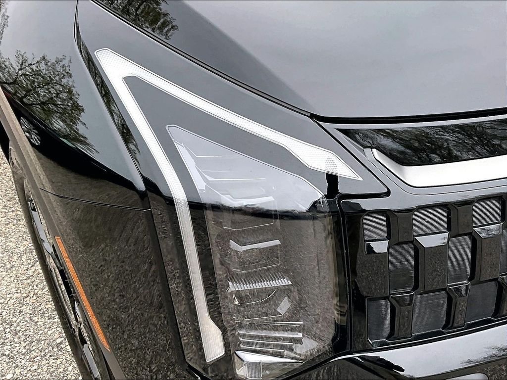 Used 2026 Black Kia X-Line image 33