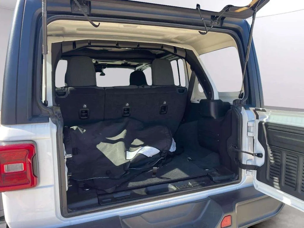 Used 2025 Bright White Clearcoat Jeep Rubicon image 18