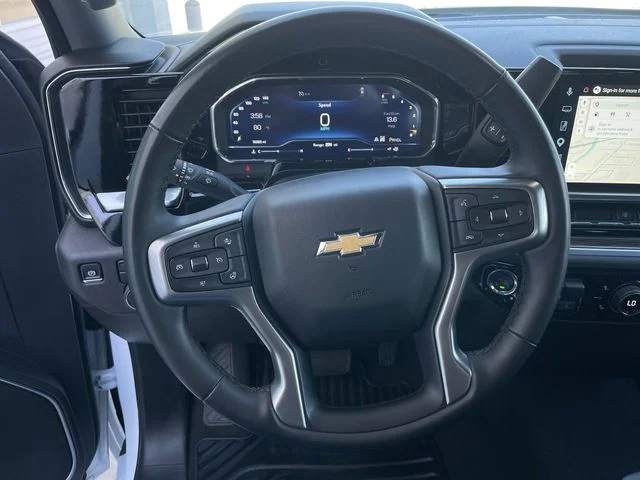 Used 2025 White Chevrolet LT image 14
