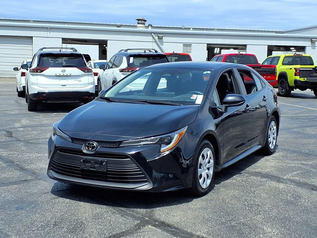 Used 2024 Toyota Corolla LE with VIN 5YFB4MDE3RP199249 for sale in Kansas City