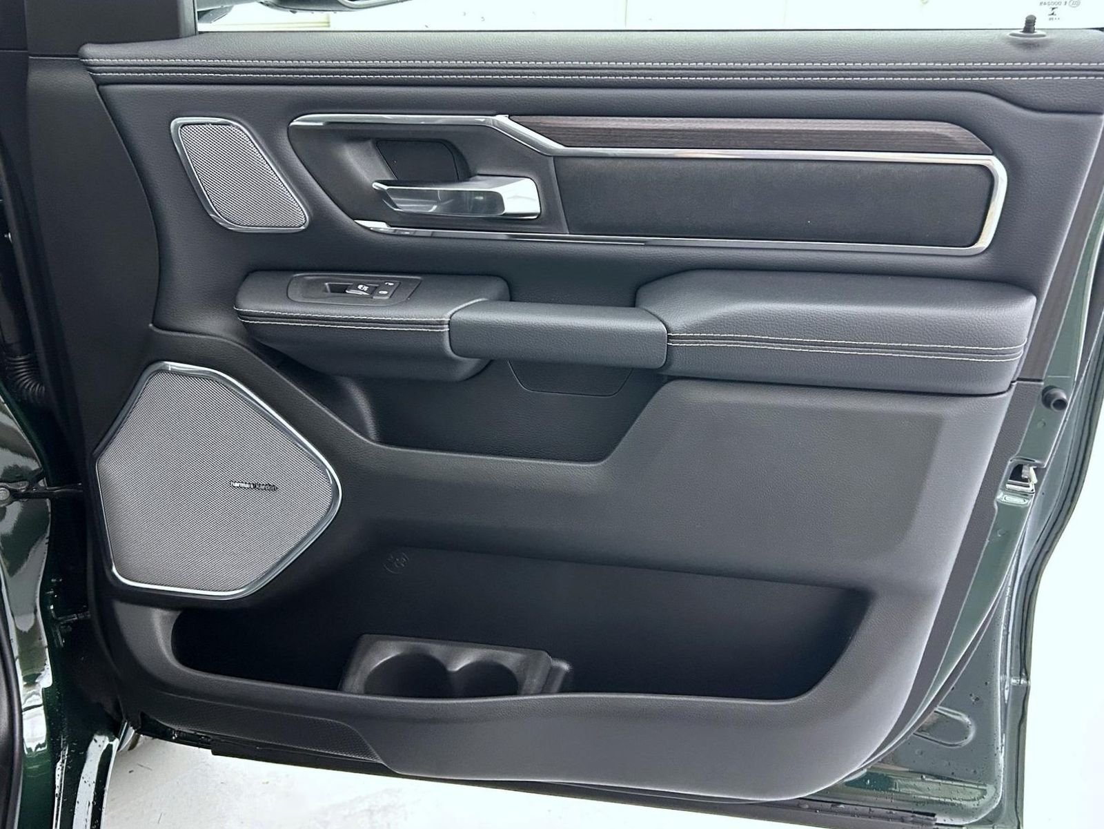 New 2026 Serrano-Green Metallic Exterior Paint RAM Laramie image 17