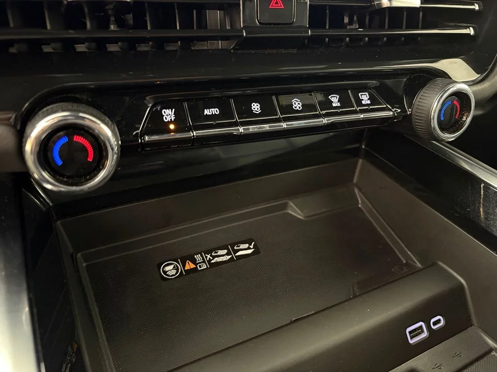 Used 2025 Black Chevrolet Z71 image 35
