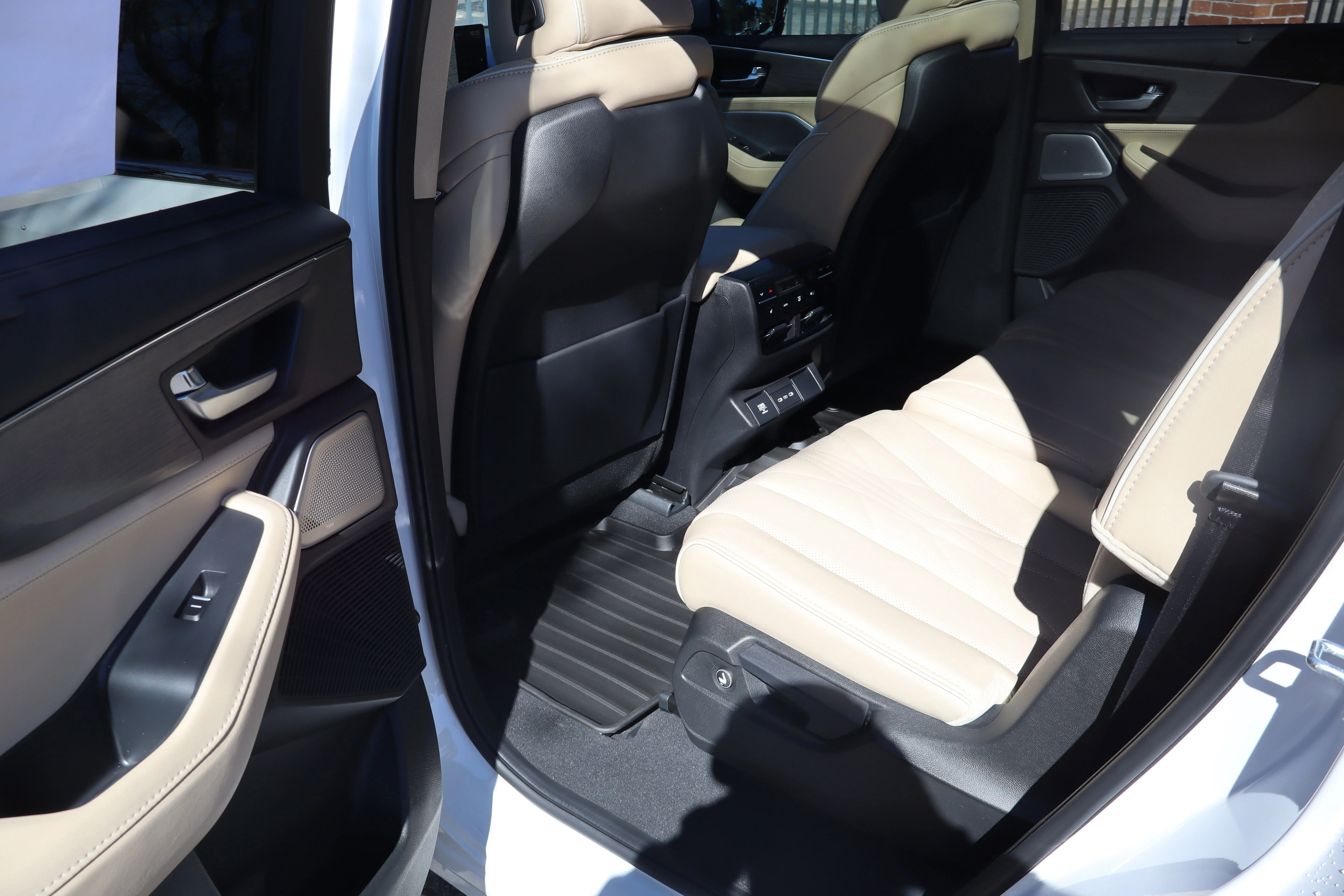 New 2026 Platinum White Pearl Acura w/Advance Package image 26