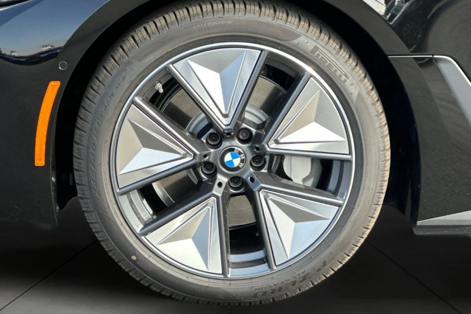 New 2026 Jet Black BMW xDrive40 image 25