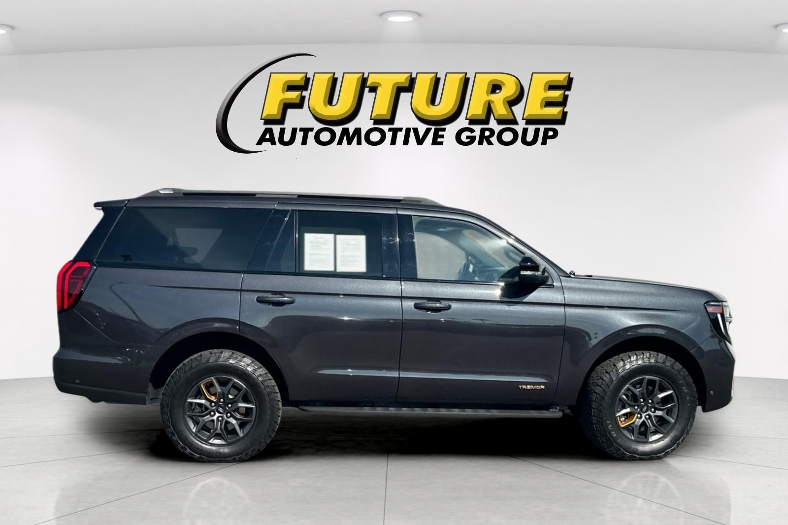 Used 2025 Gray Ford Tremor image 3