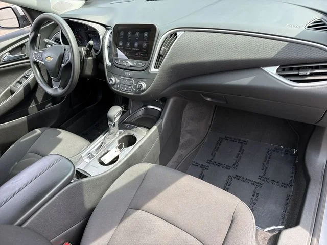 Used 2025 Gray Chevrolet LT image 34