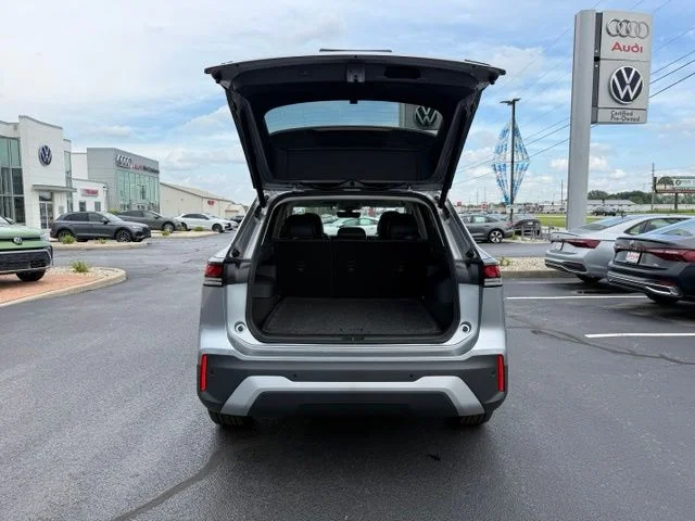 New 2026 Silver Volkswagen 2.0T SE image 3