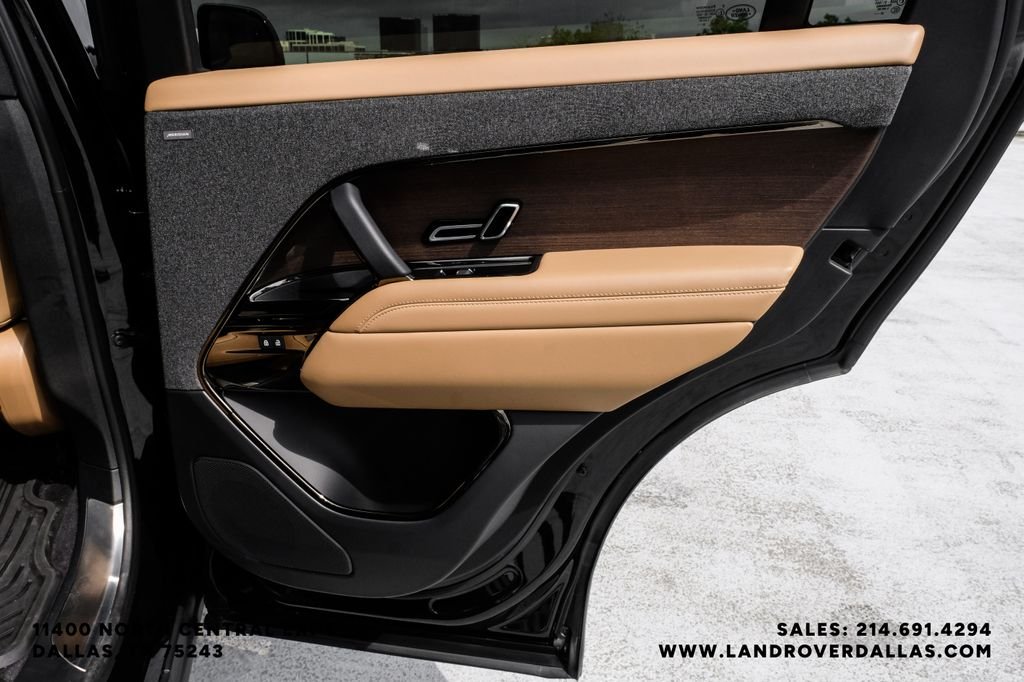Used 2023 Black Land Rover SE image 48