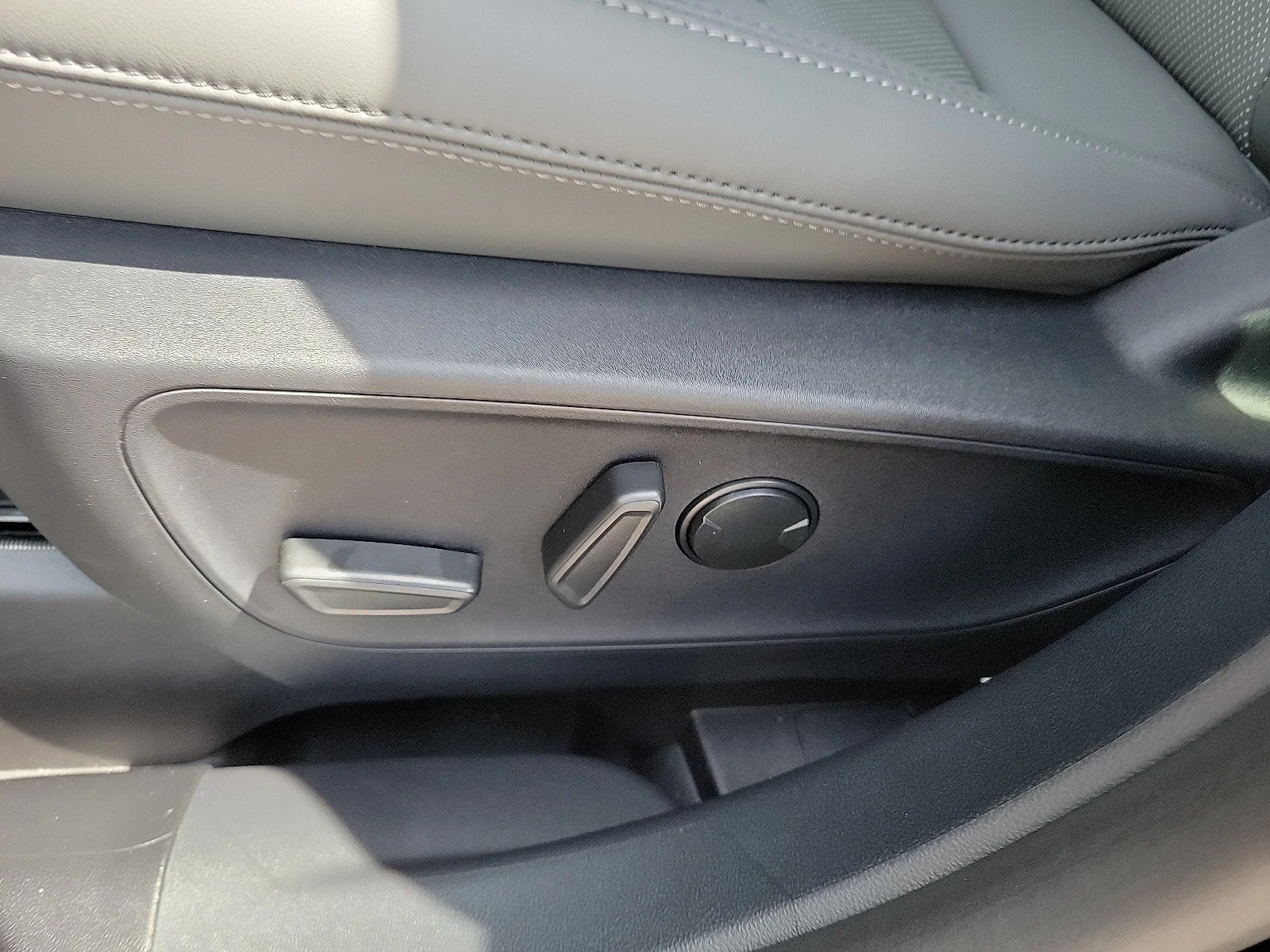 New 2025 Shadow Black Ford Badlands&reg; image 13