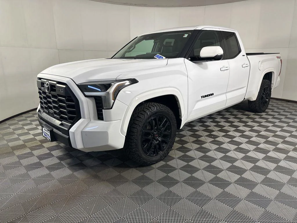 Used 2022 White Toyota SR5 image 5