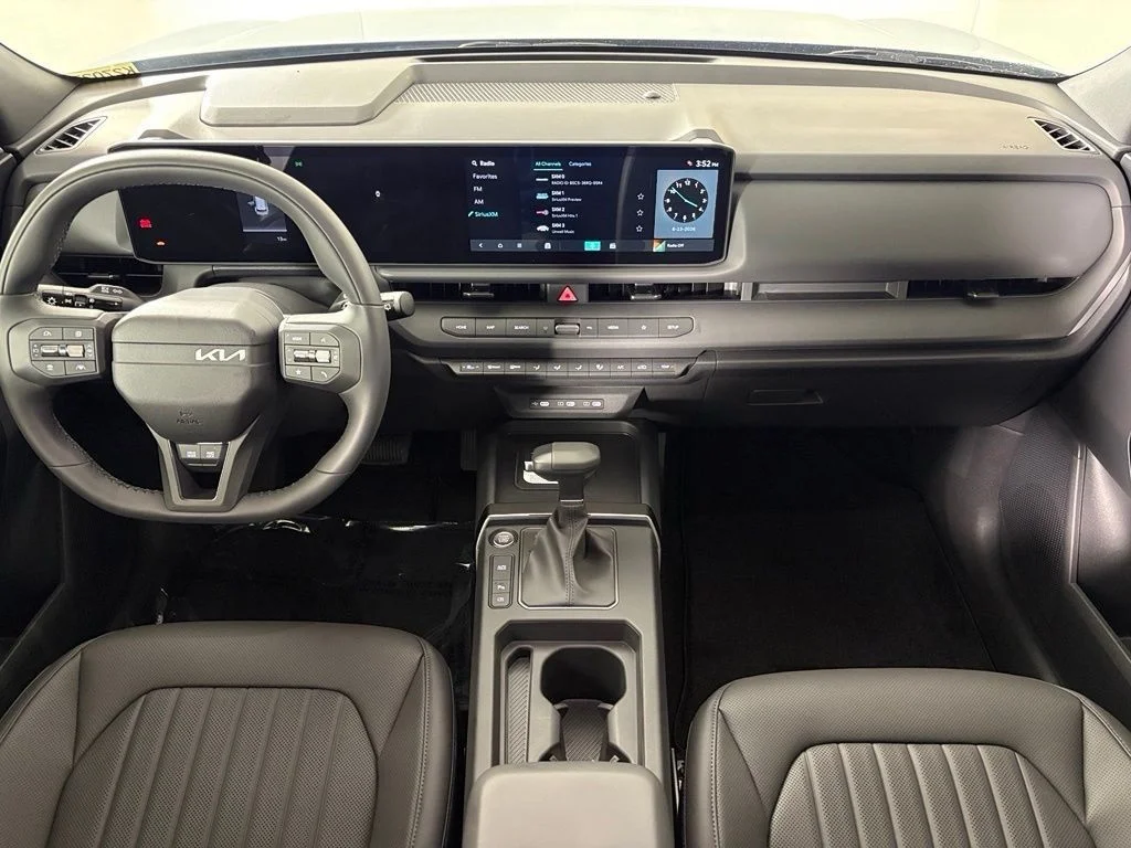 New 2027 Frost Blue / Black Roof Kia X-Line S image 23