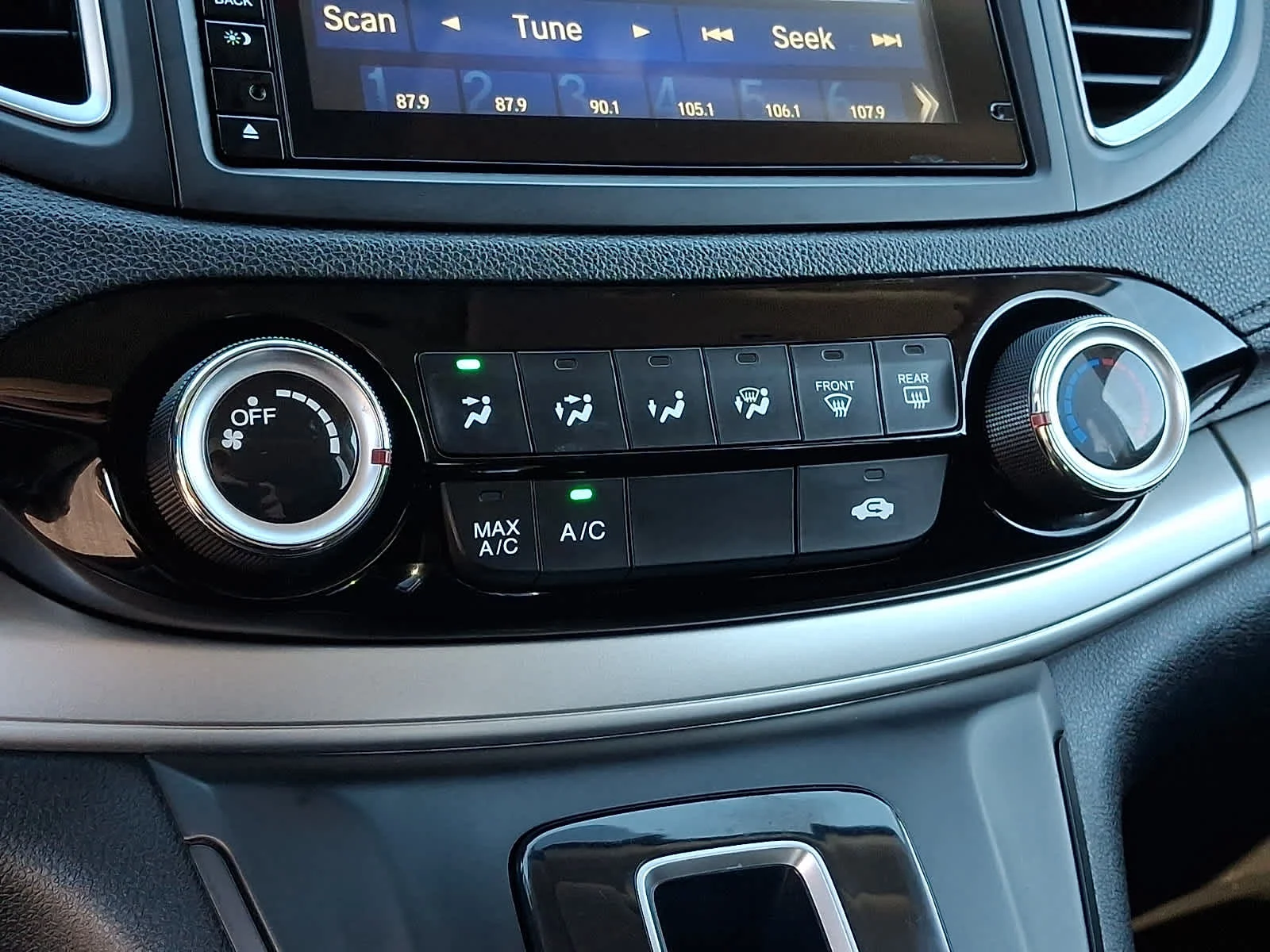 Used 2016  Honda EX image 18