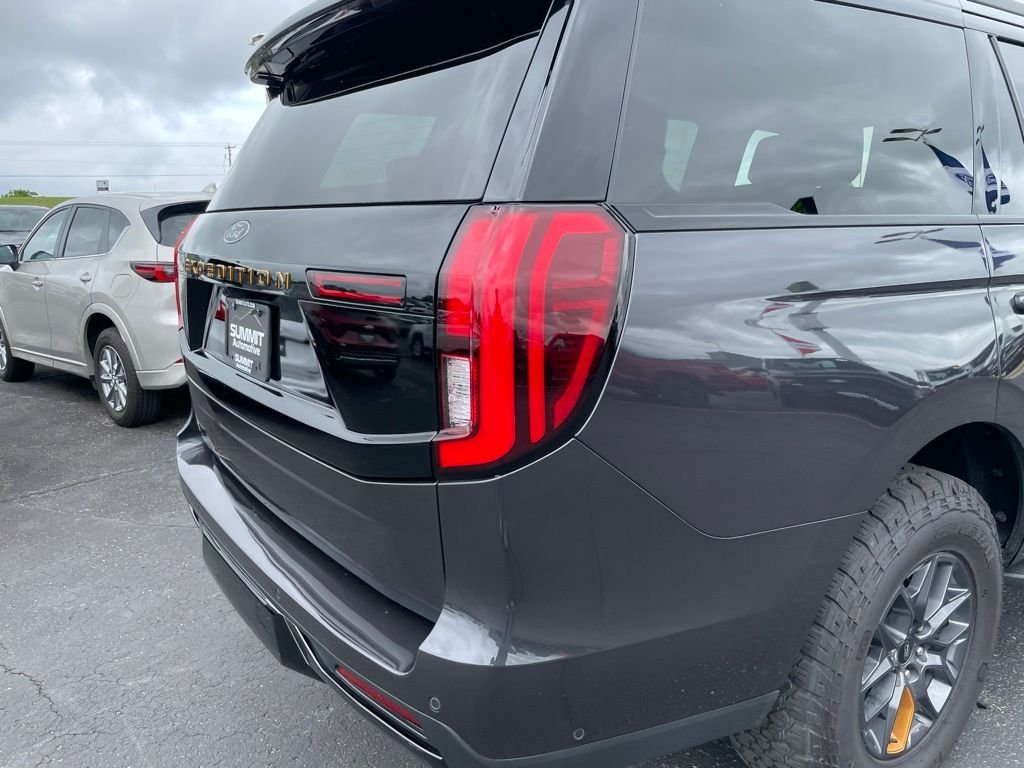 Used 2025 Gray Ford Tremor image 37
