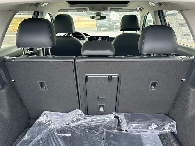 New 2026 Monument Gray W/Deep Black Roof Volkswagen 1.5T SE Black image 21