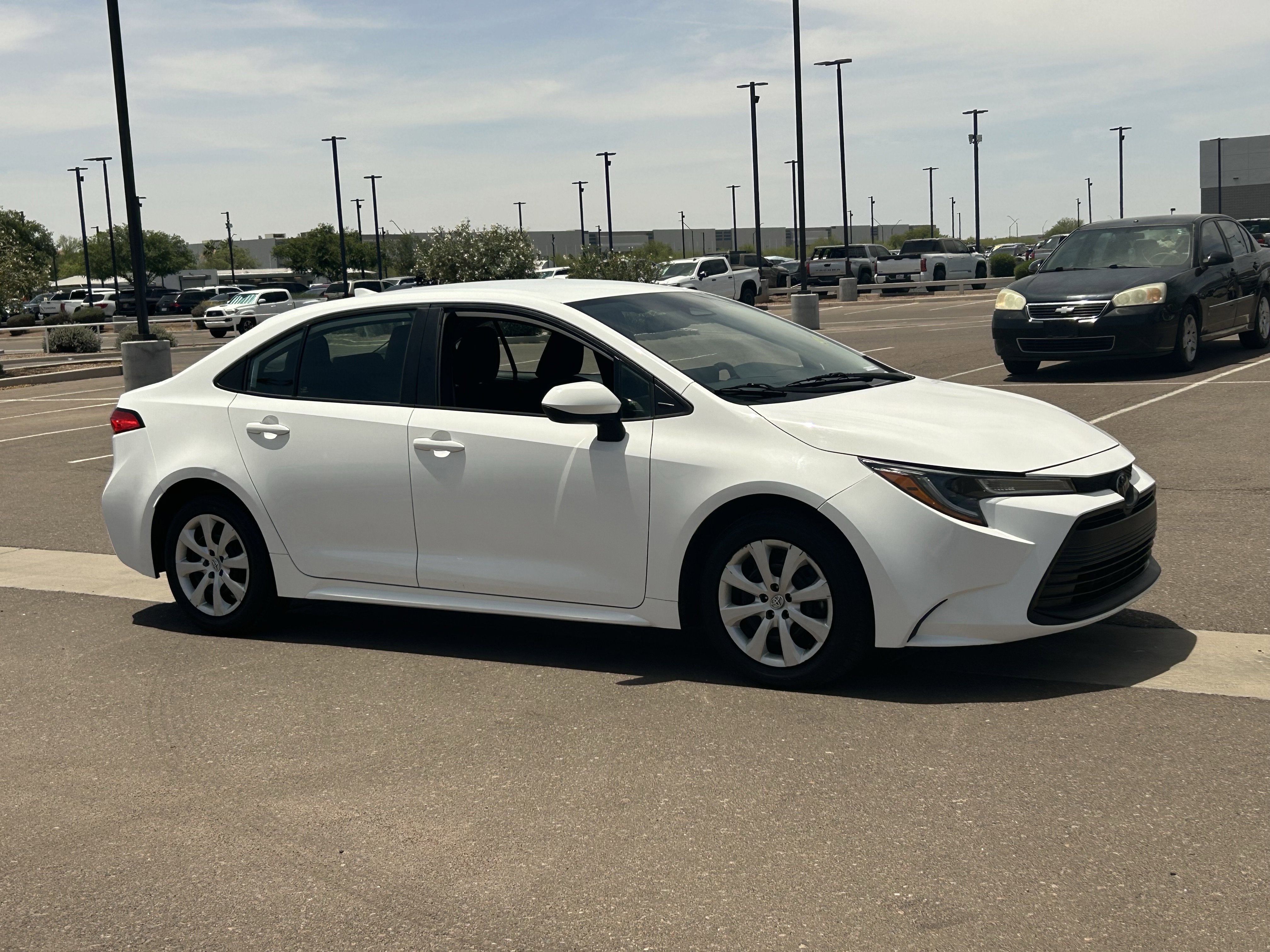 2023 Toyota Corolla LE - Photo 7