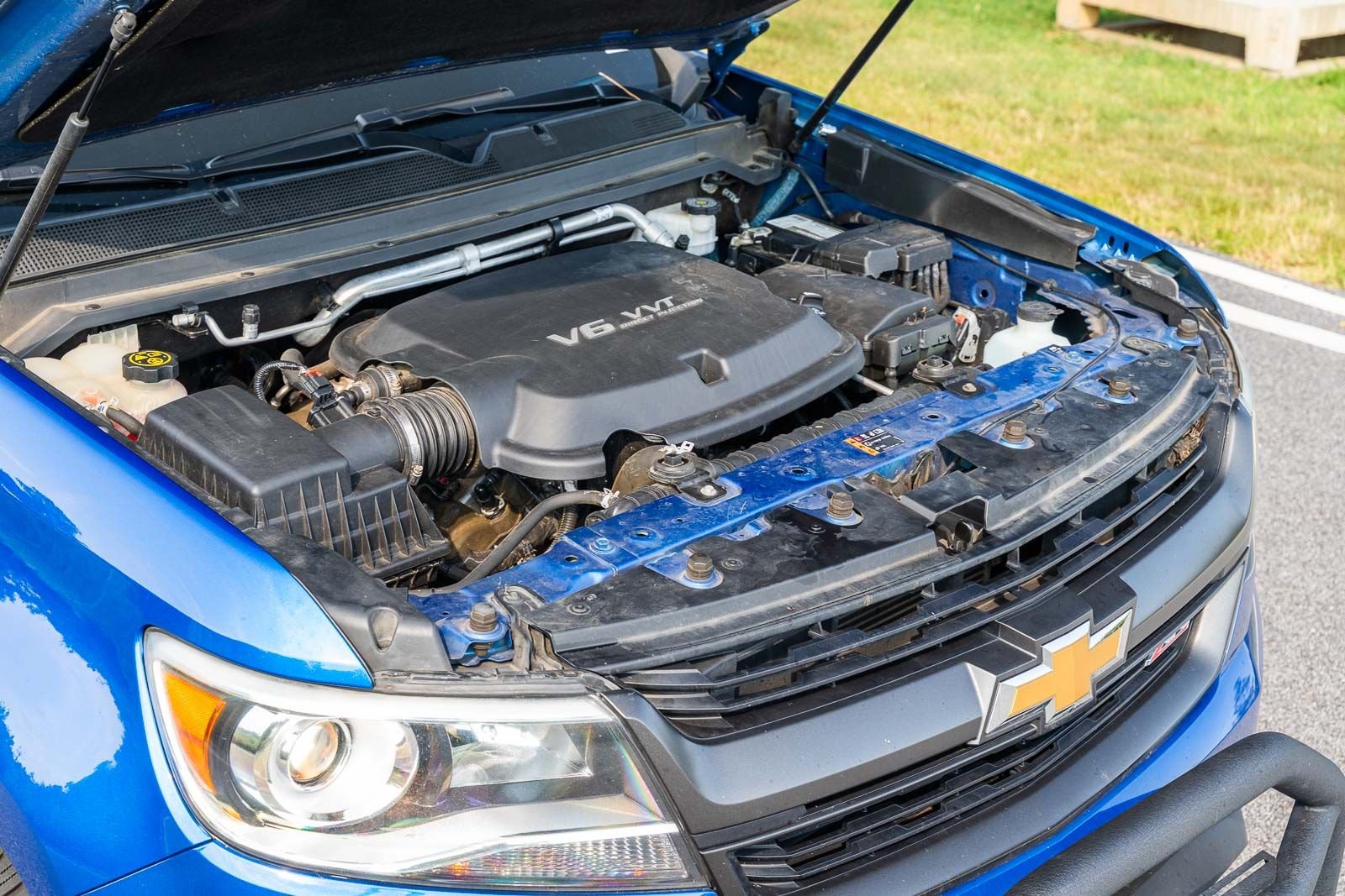 Used 2018 Blue Chevrolet Z71 image 20