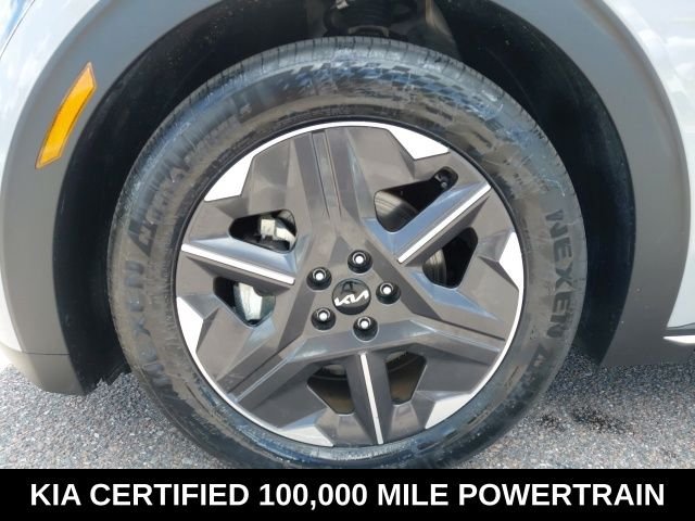 Used 2025 Gray Kia Light image 10