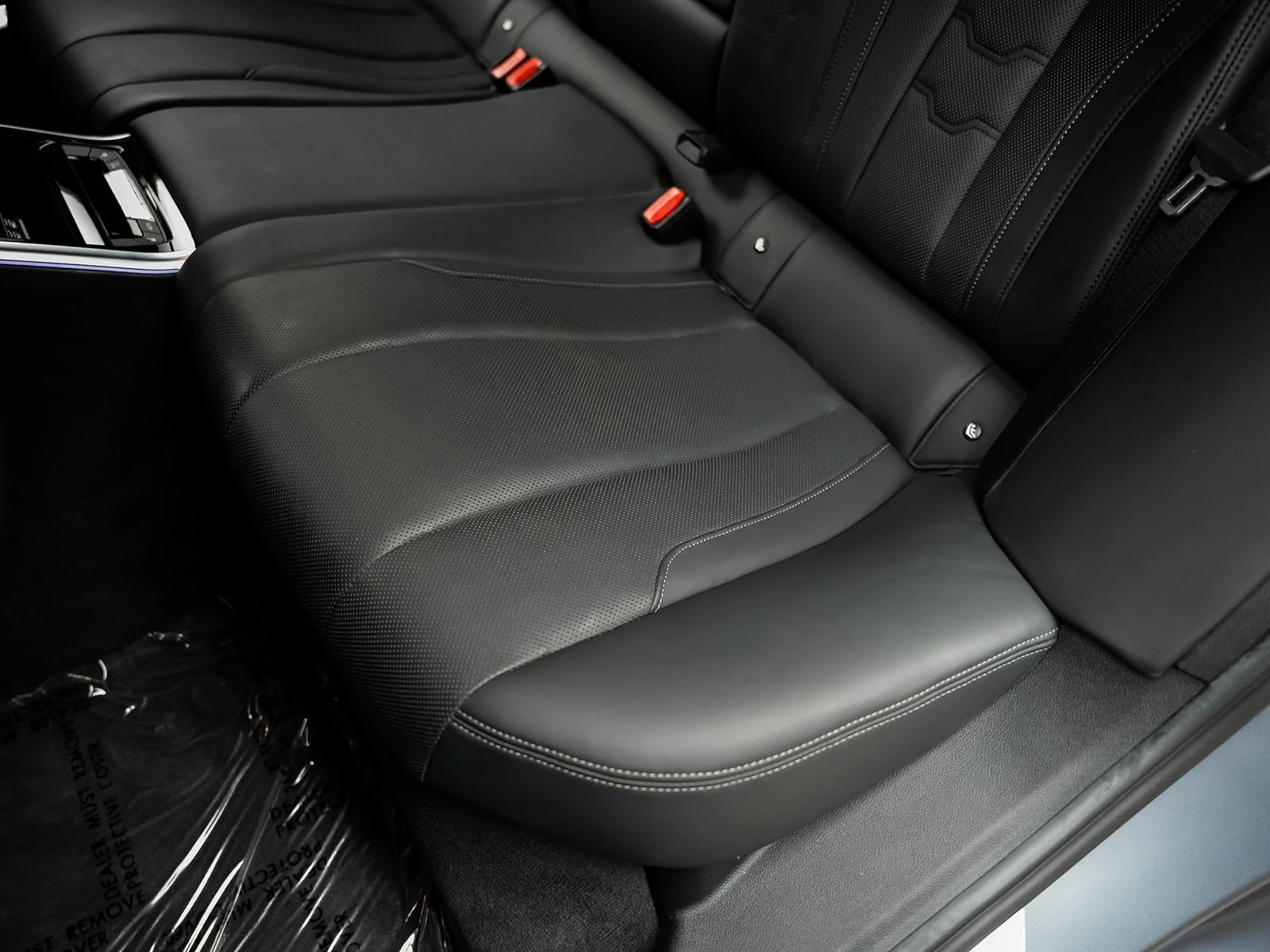 Used 2022 Blue BMW ALPINA B8 xDrive image 41