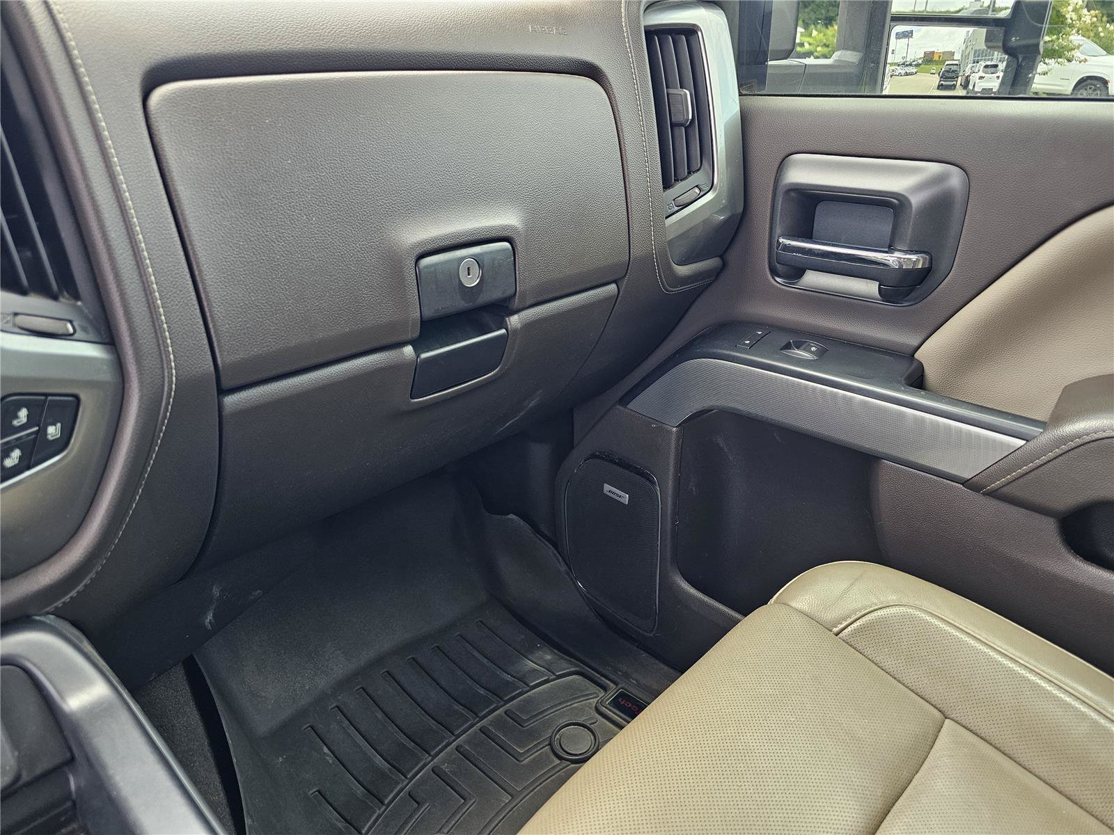 Used 2019 Summit White Chevrolet LTZ image 26