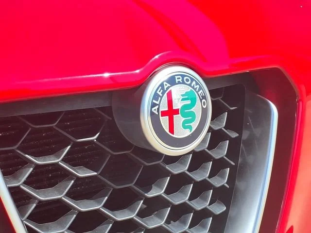 Used 2018 Red Alfa Romeo Ti Sport AWD image 24