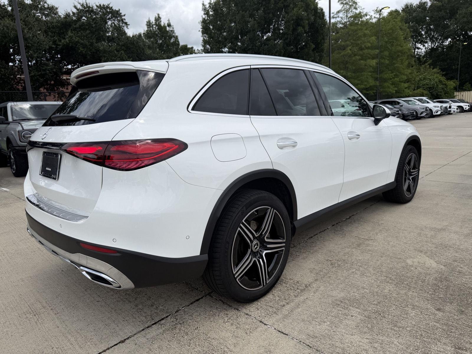 Certified Used 2026 Polar White Mercedes-Benz GLC 300 image 27