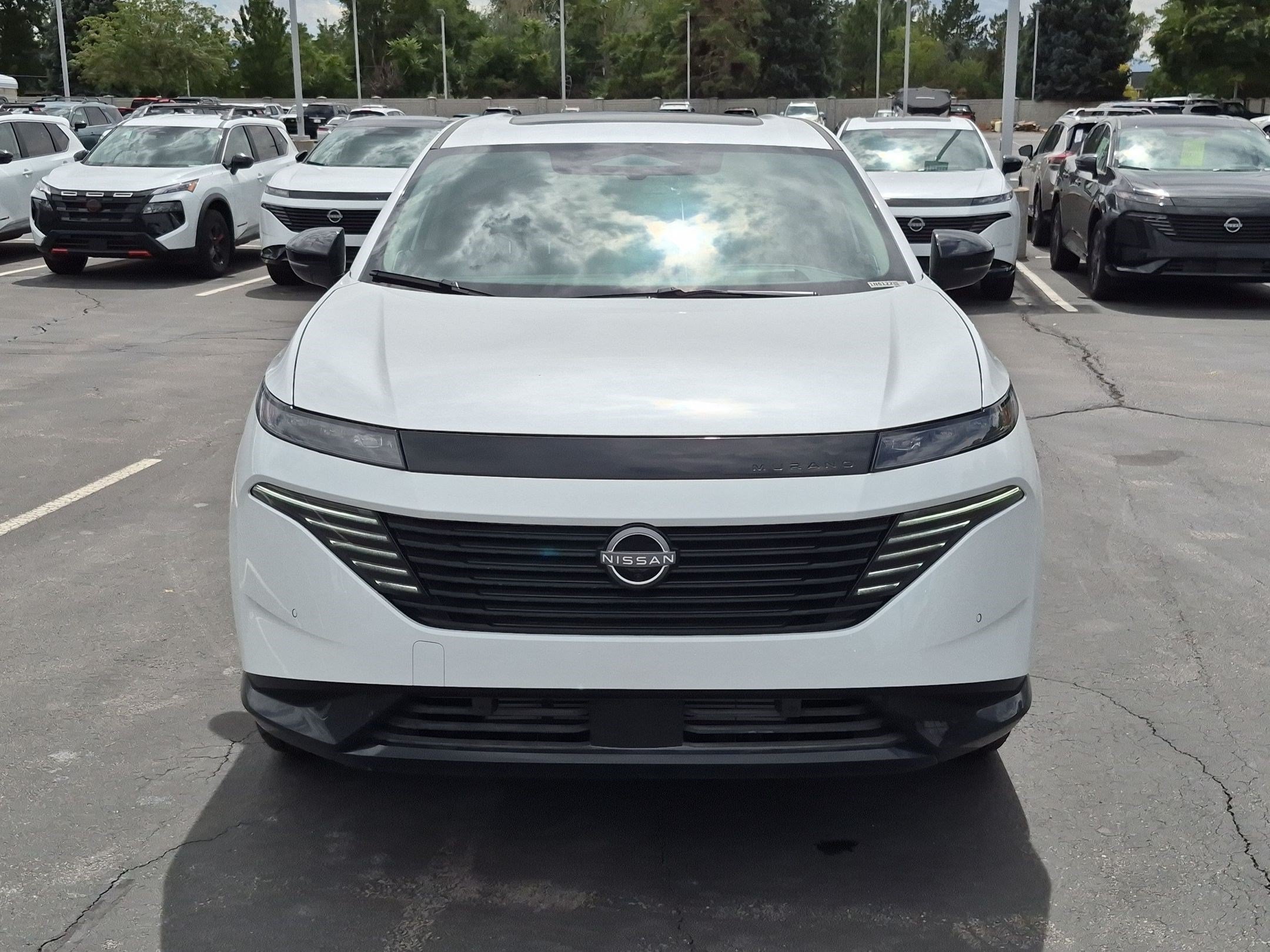 New 2026 Everest White Pearl TriCoat Nissan Platinum image 9