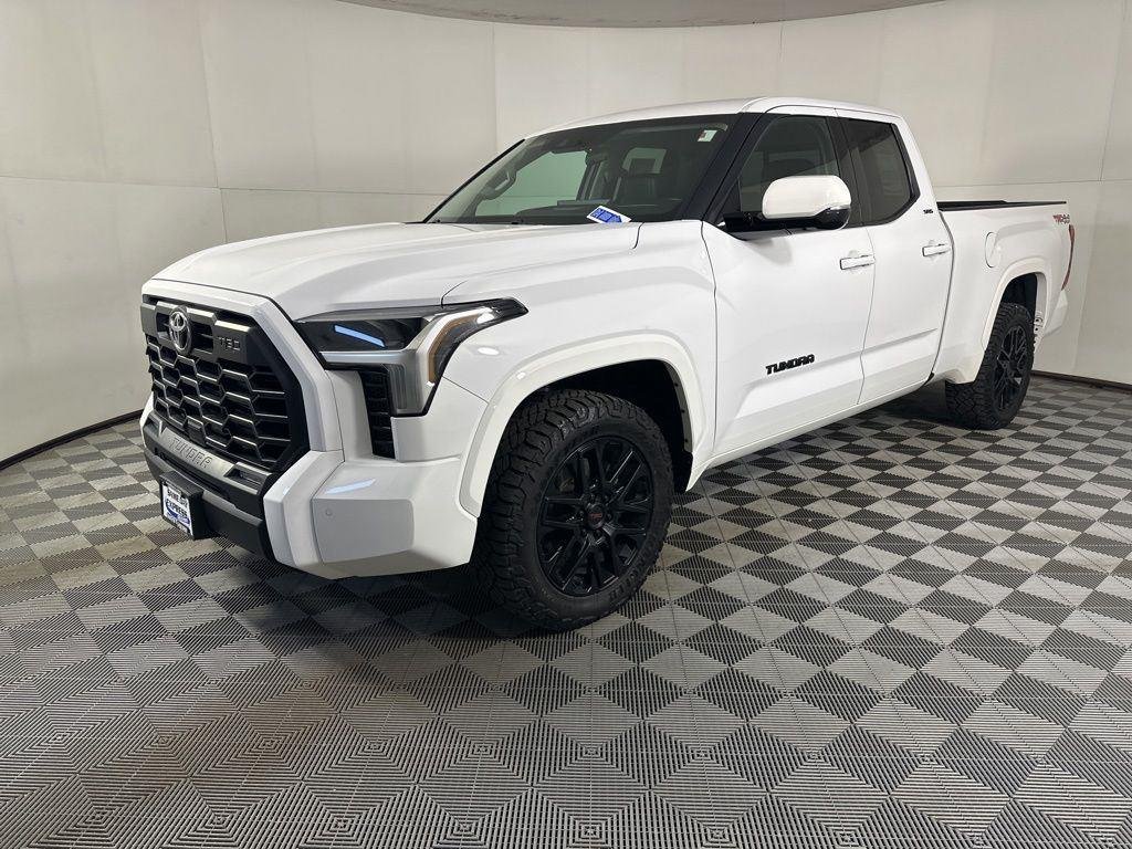 Used 2022 White Toyota SR5 image 5