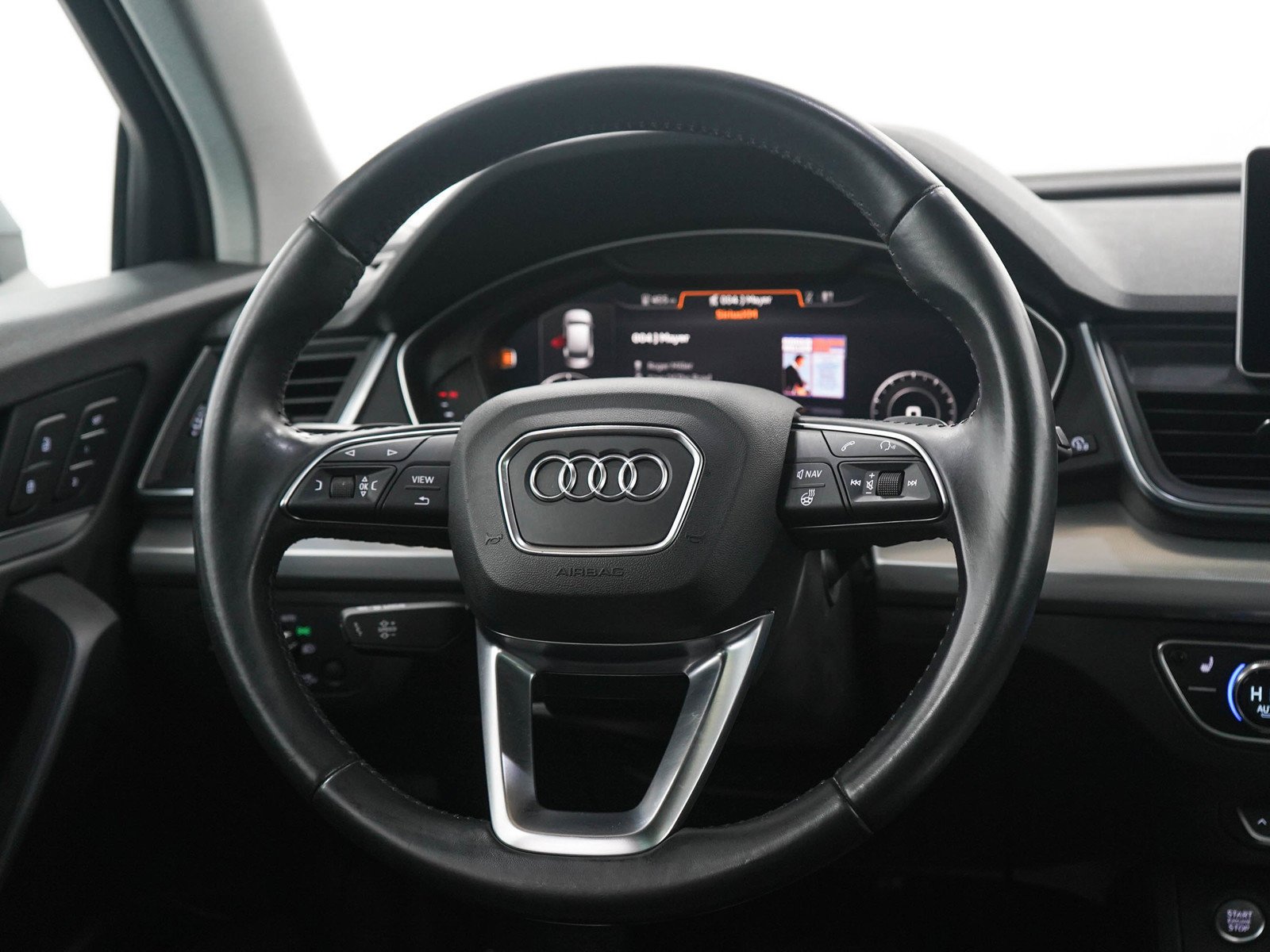 Used 2018 Manhattan Gray Metallic Audi 2.0T image 17