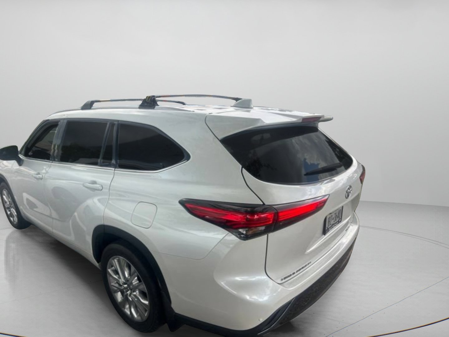 Used 2023 Pearl Toyota Limited image 5