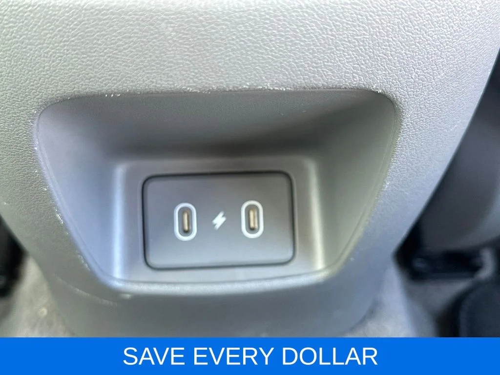 Used 2024  Hyundai SEL image 19