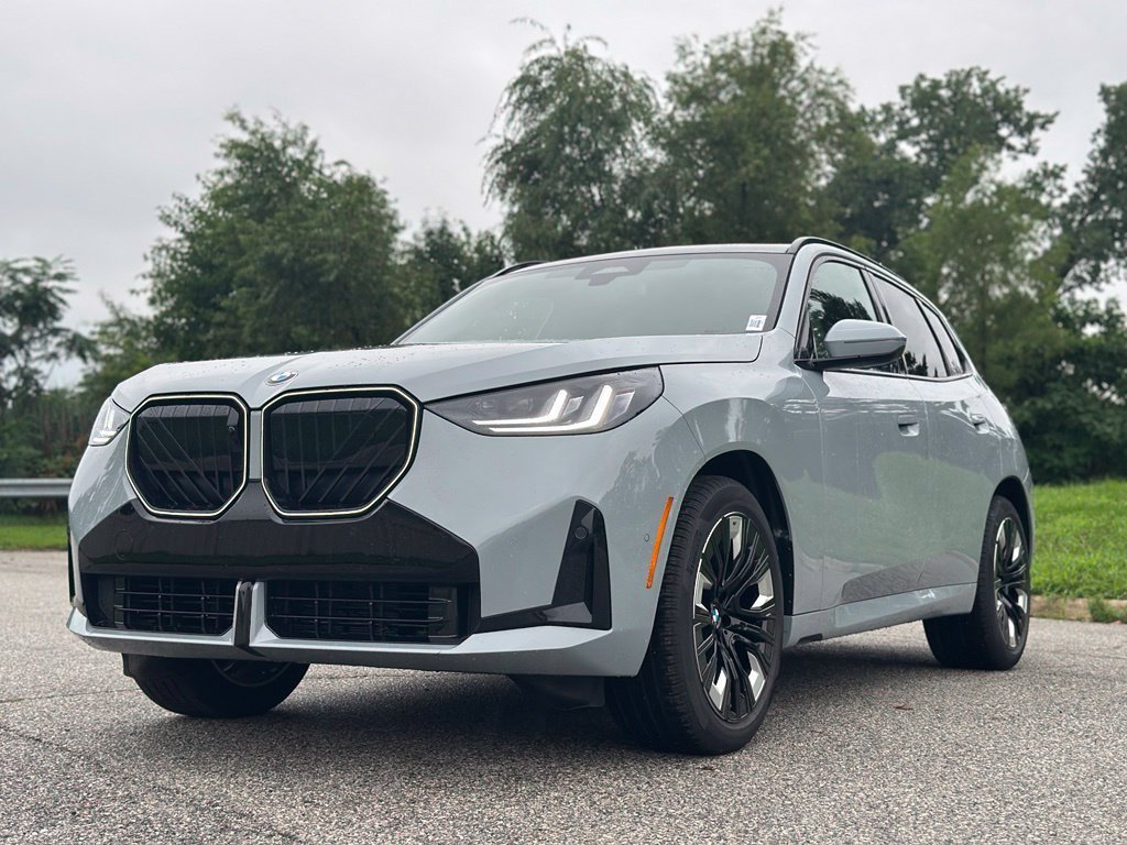 New 2027 Cape York Green Metallic BMW xDrive28i image 3