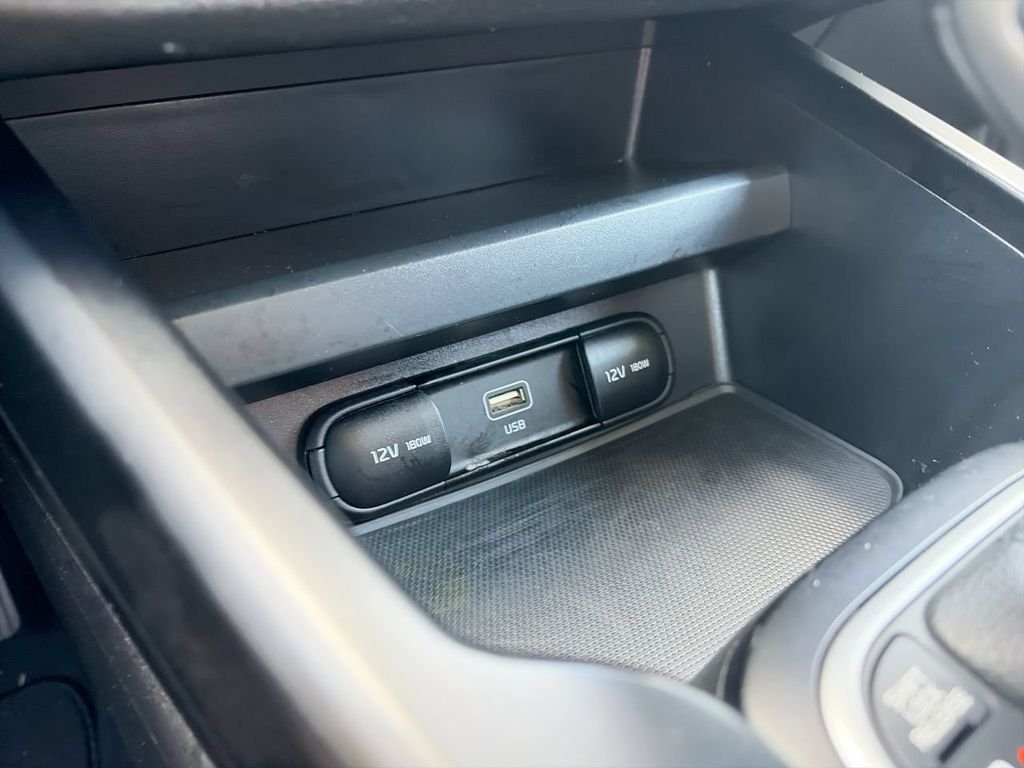 Used 2024 White Kia LX image 19