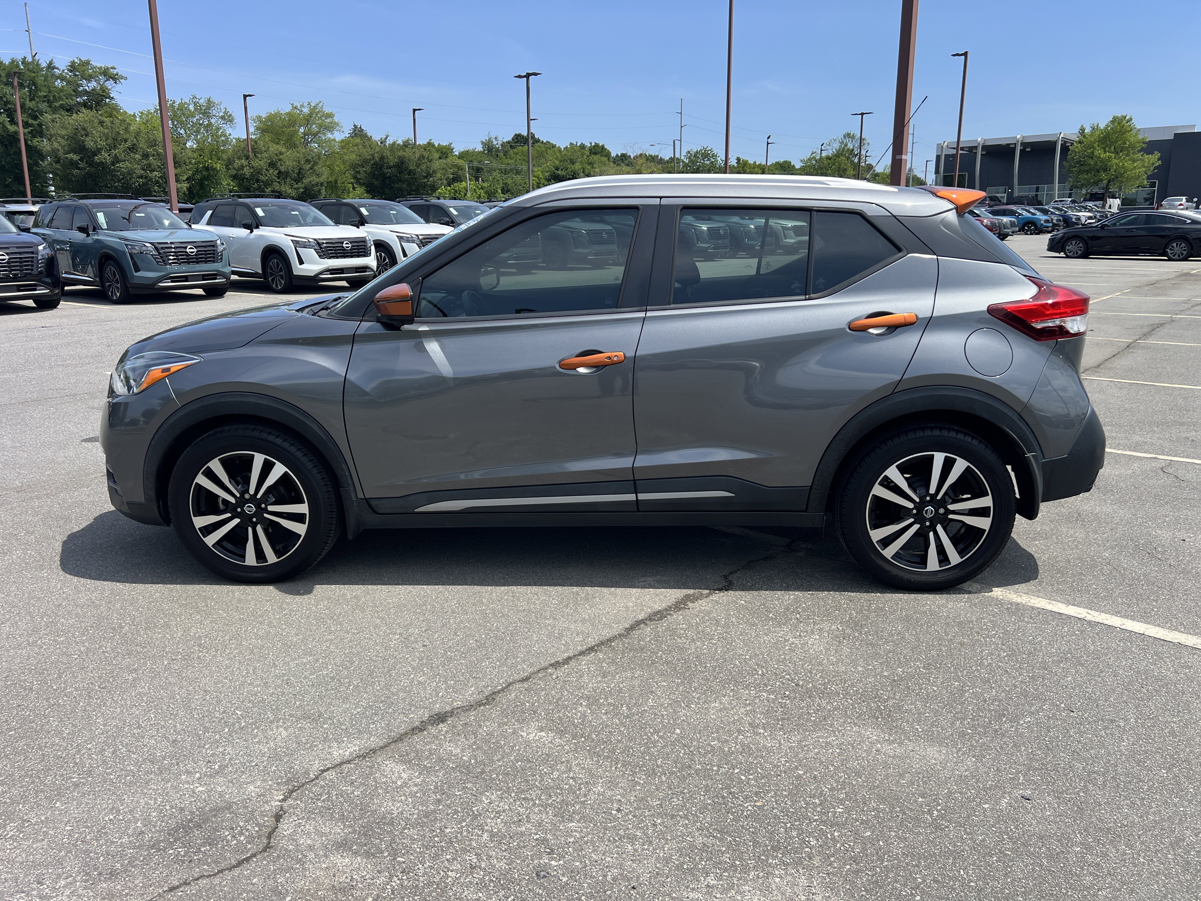 Used 2019 Gun Metallic Nissan SR image 8