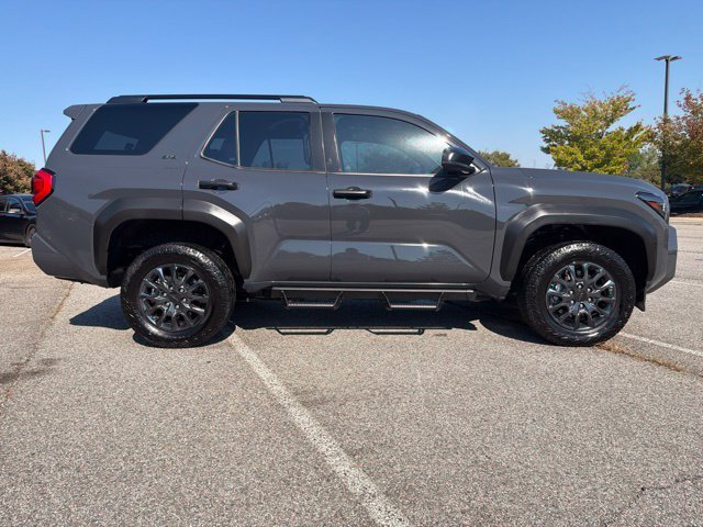 Used 2025  Toyota SR5 image 10