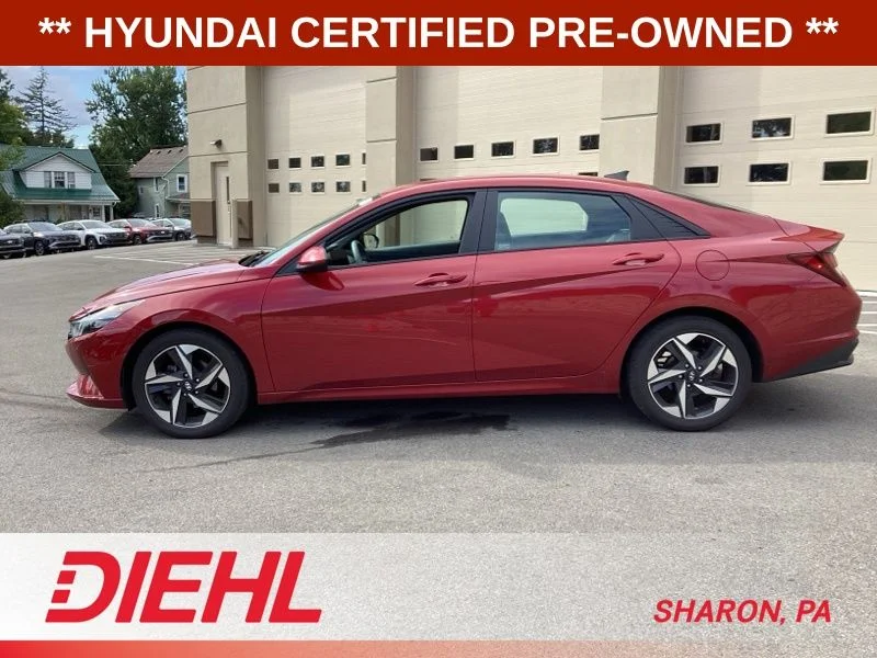 Used 2023 Red Hyundai SEL image 4