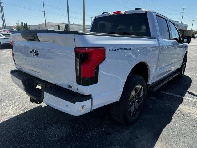2025 Ford F-150 Lightning Flash - Photo 7