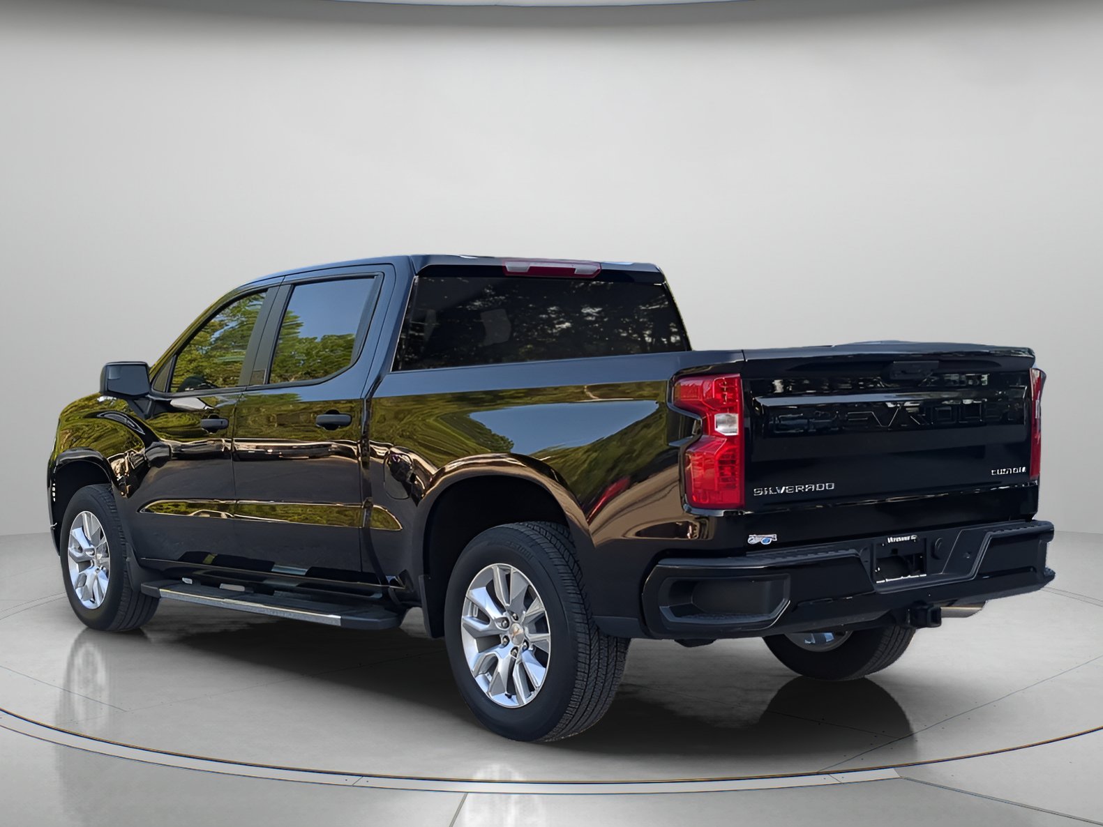 Used 2024 Black Chevrolet Custom Crew Cab Pickup image 41