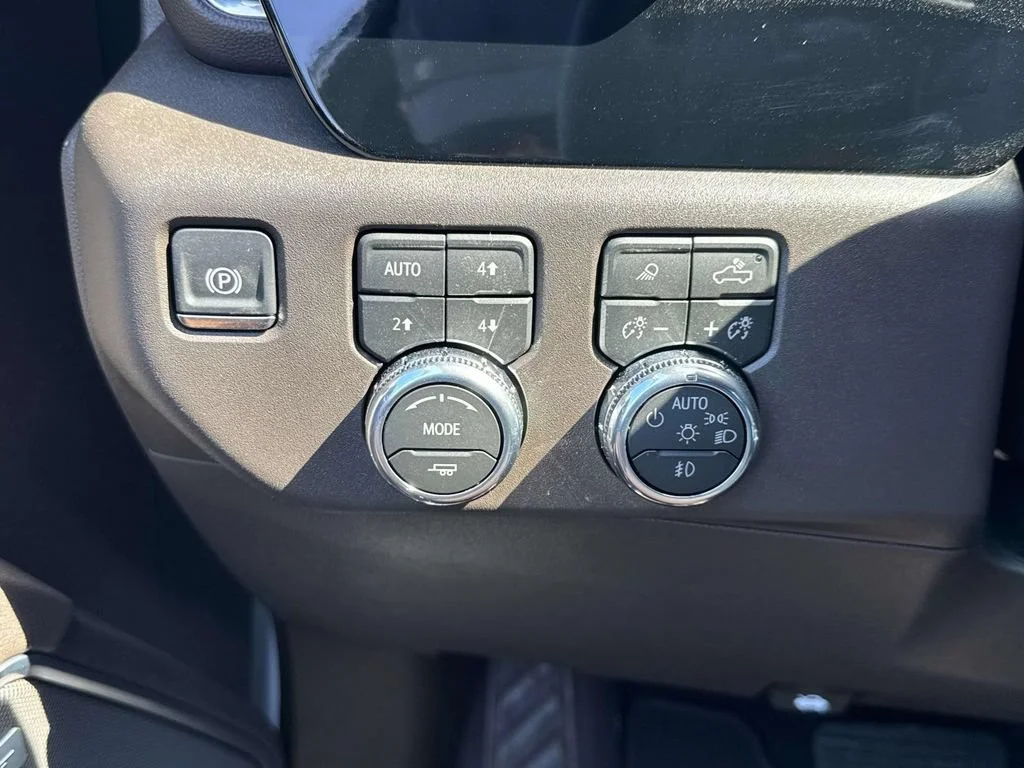 New 2026 Summit White GMC SLT image 35