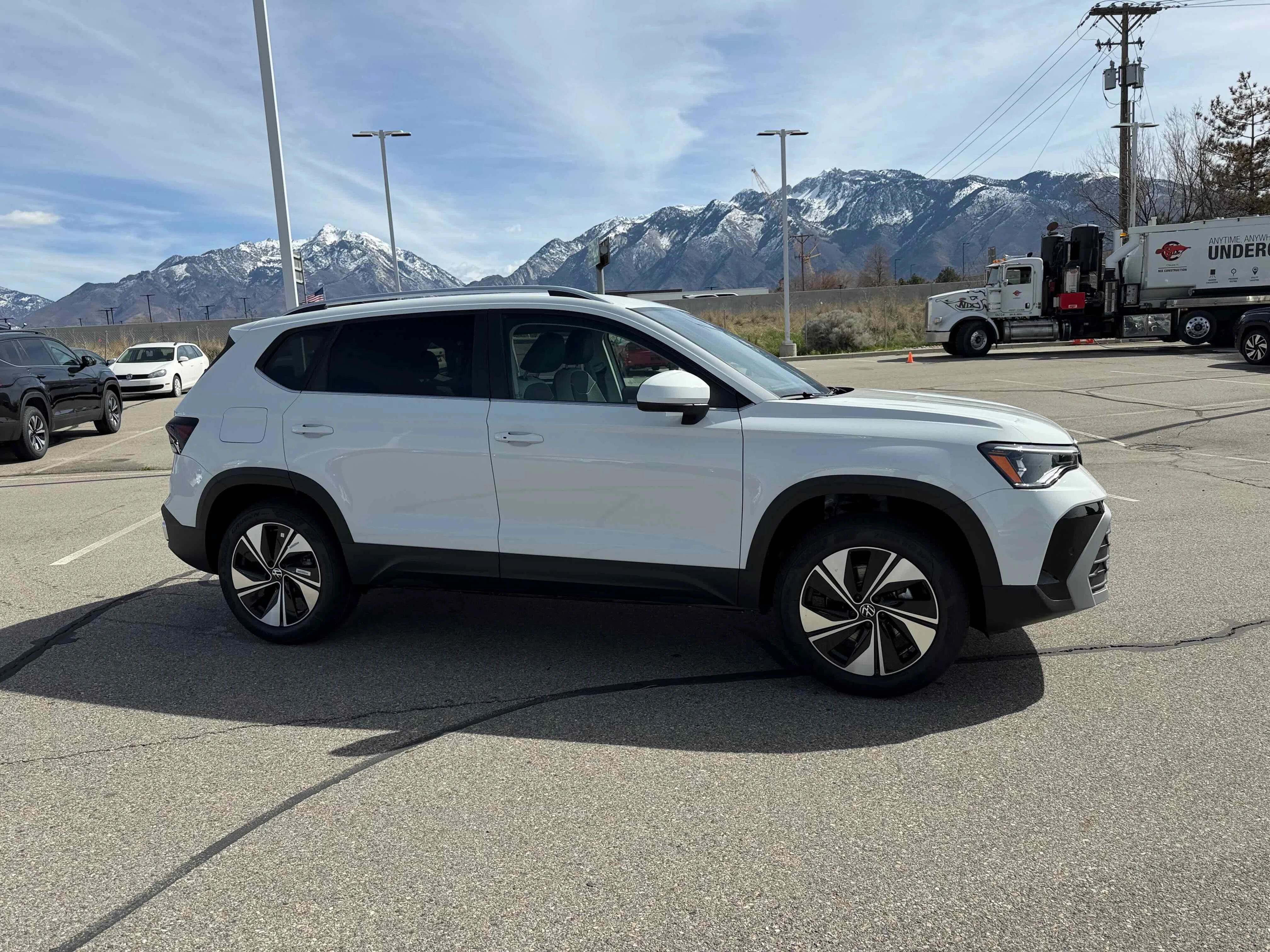New 2026 Pure White Volkswagen SE image 8