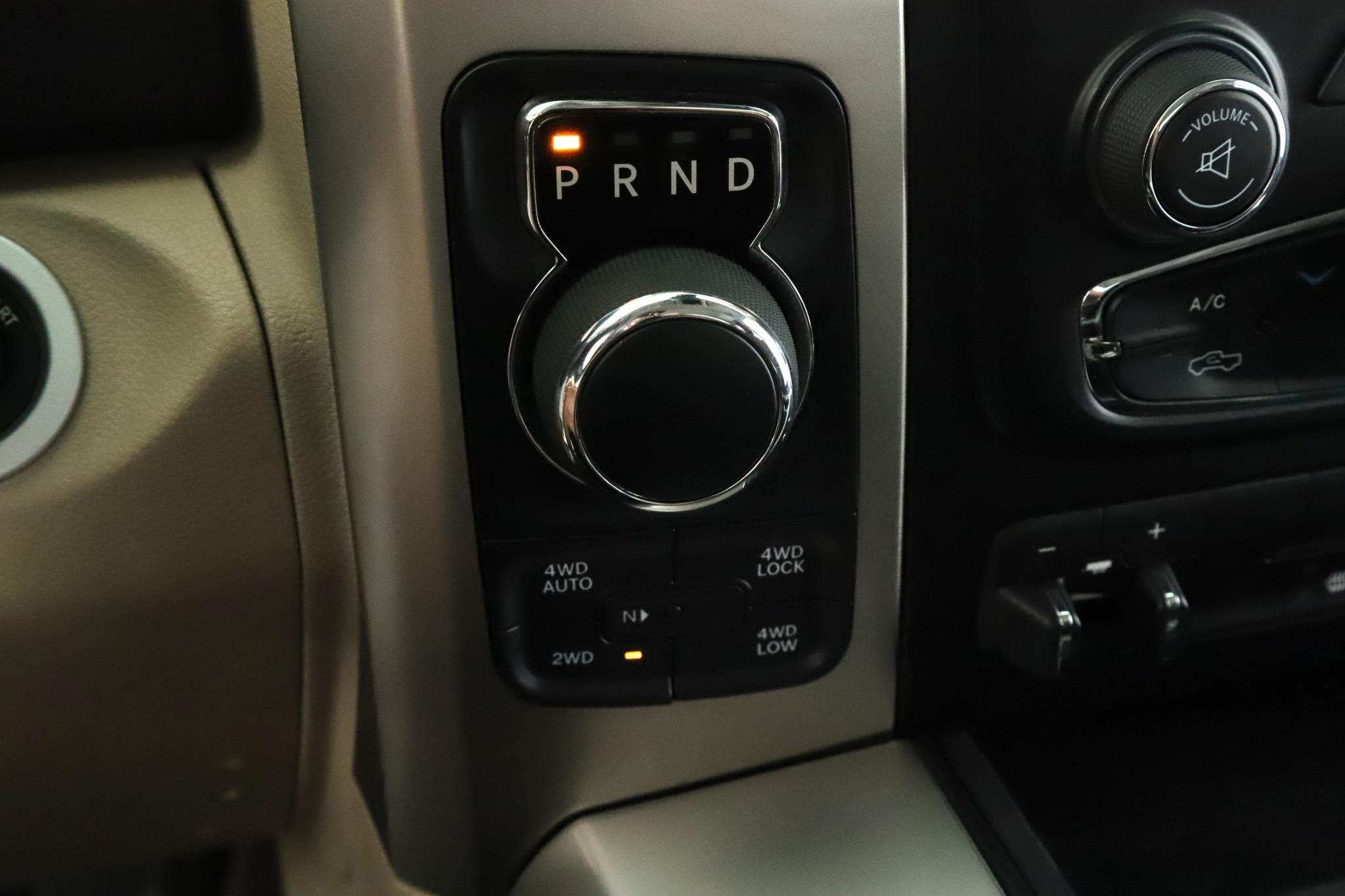 Used 2016 Luxury Brown Pearlcoat Ram 4WD Crew Cab 149 Big Horn image 17