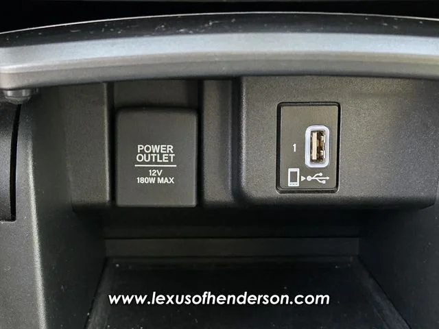 Used 2018 White Honda EX image 29