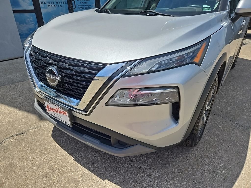 Used 2023 Silver Nissan SV image 18