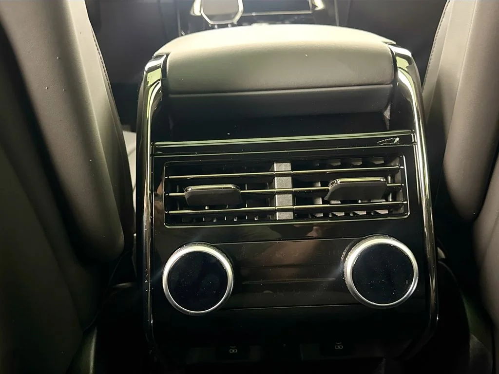 New 2026 Carpathian Grey Land Rover SE image 25