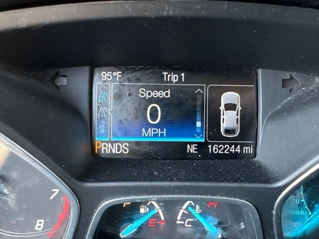Used 2016 Orange Ford SE image 14