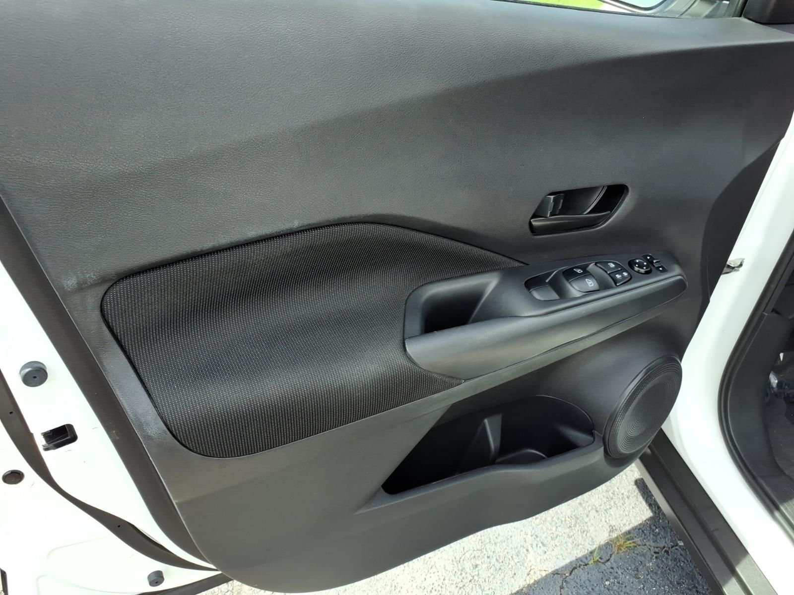 Used 2024 White Nissan S image 9