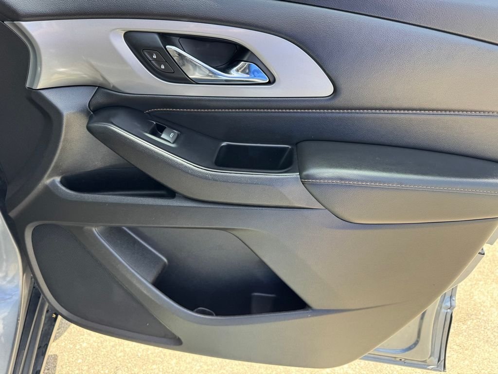 Used 2019 Gray Chevrolet LT image 8